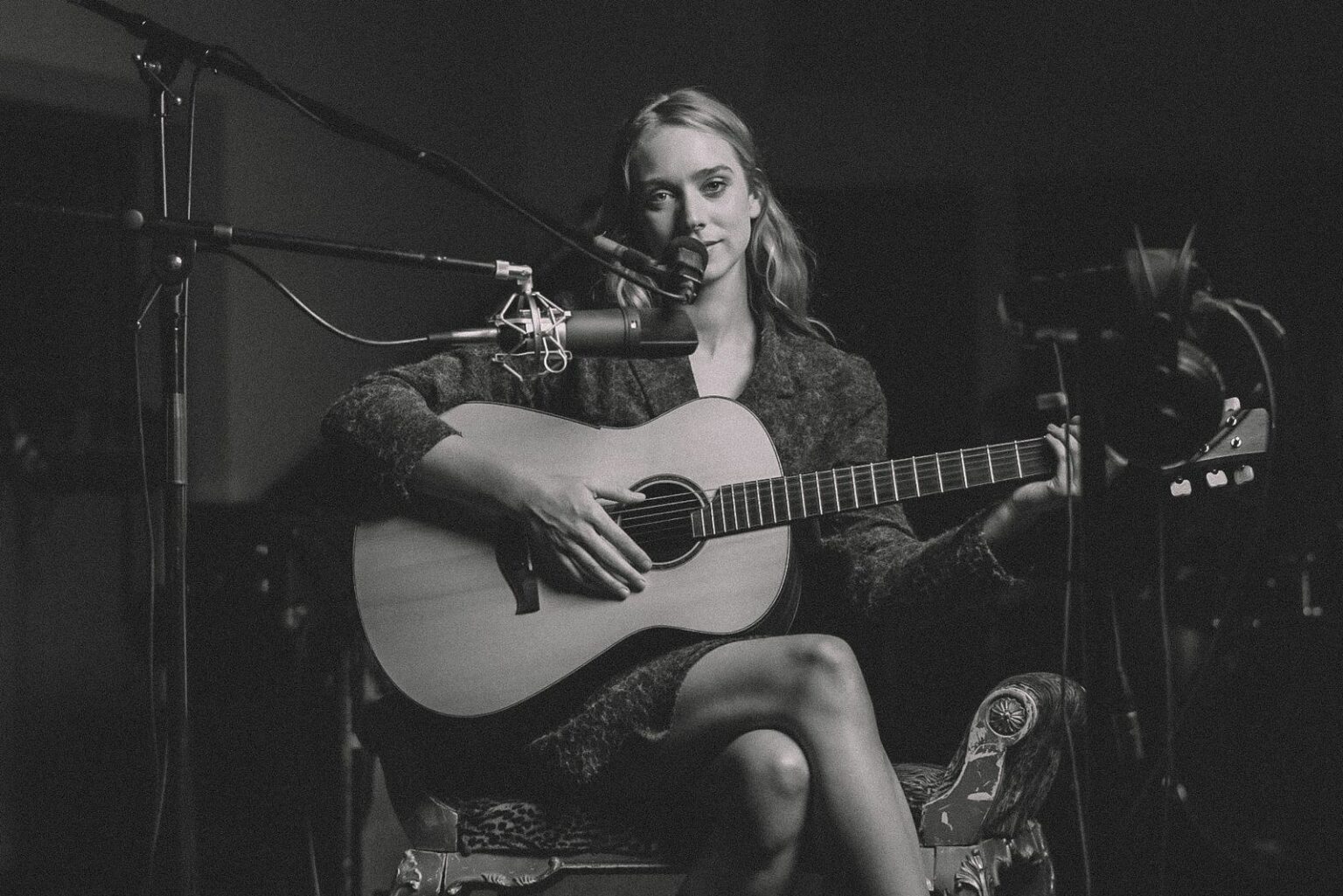 Manu Grace - Cafe Roux